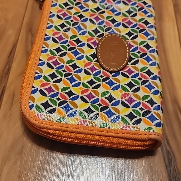 Fossil Vintage Geometric Clutch Wristlet - Picture 4 of 13